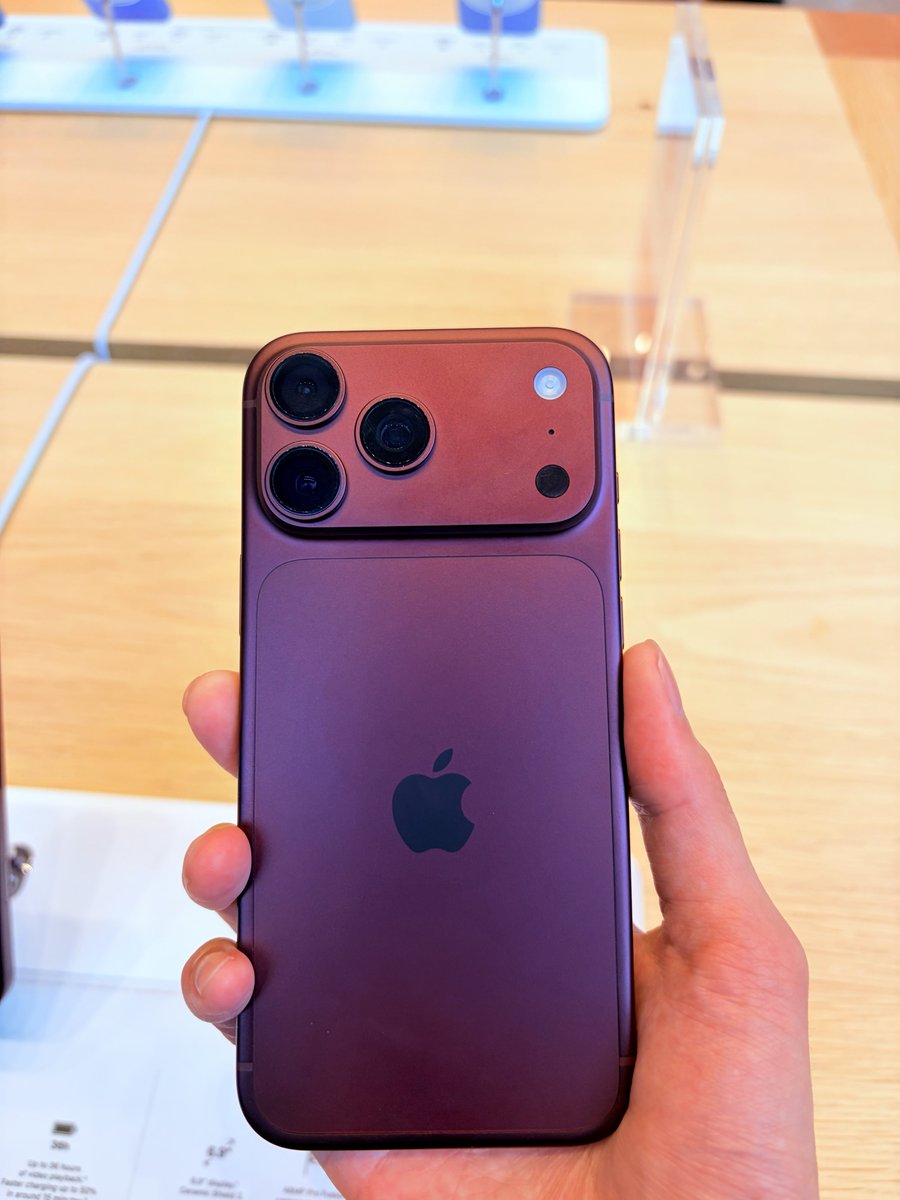 QoSaQn's tweet photo. 昨日AppleStoreで見てきた https://t.co/s7ePs26Bix