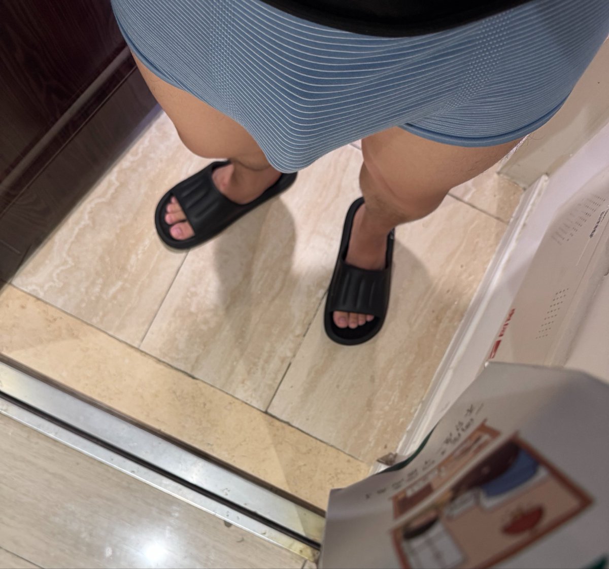 BozZbb3's tweet photo. 外卖小哥递到我手上的时候说了一句
这么大 🥱 https://t.co/fPAG9XNmaN