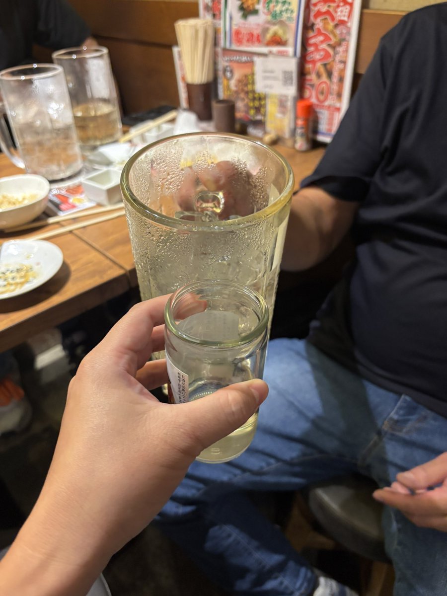 okadanosusume's tweet photo. Y田ゆきとしと乾杯 https://t.co/bRbpAm2Oac