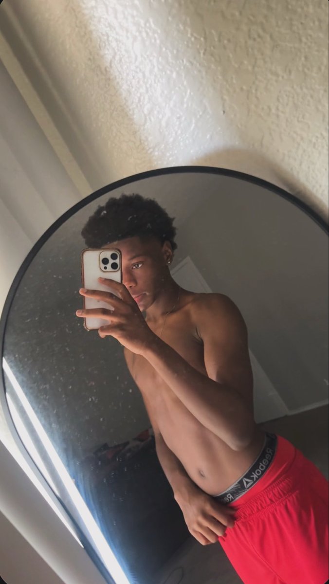 papeloverrr's tweet photo. goodnight #mlm #dtx https://t.co/q7AgPwXFbq