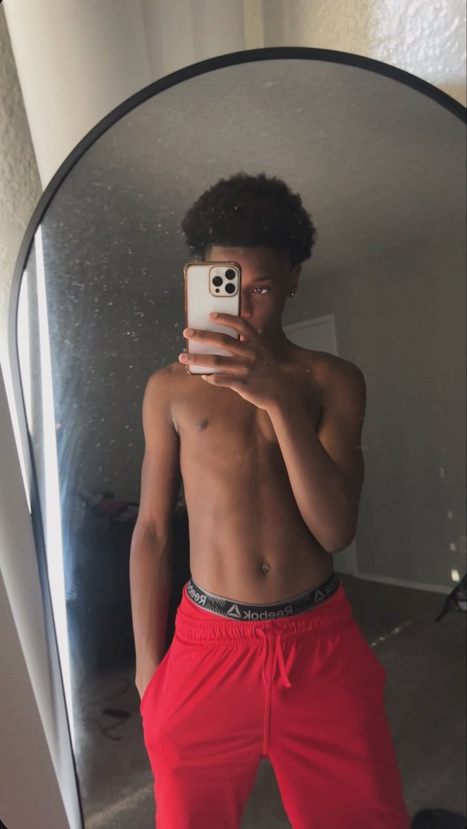 papeloverrr's tweet photo. goodnight #mlm #dtx https://t.co/q7AgPwXFbq