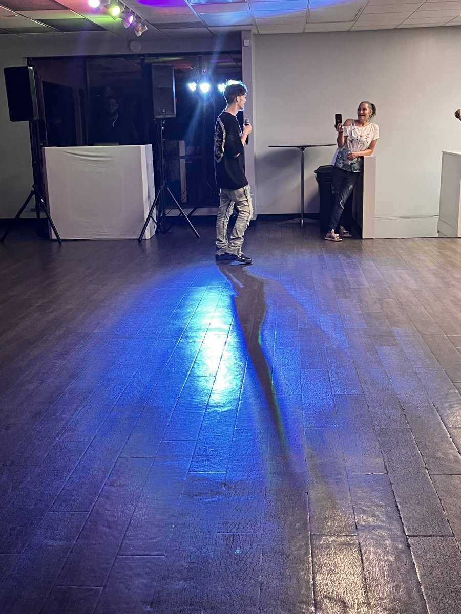 dollarsignsunny's tweet photo. 1st live performance! big things coming https://t.co/VqG1TN6yC6