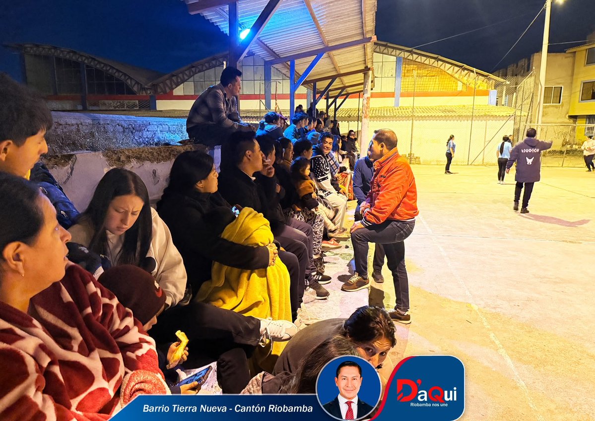 DaquiCs's tweet photo. 📌 Expreso mi sincero agradecimiento al  barrio Tierra Nueva, del cantón #Riobamba, por la  invitación realizada y por recibirme con muestras de cariño y afecto. Mi gratitud al medio de comunicación por la entrevista y brindarnos este espacio de diálogo con la ciudadanía. https://t.co/JnqThES9V1