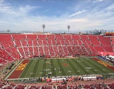 AstroSmokeyX's tweet photo. Been a lot of complaining from USC and Oregon fans about Gameday not picking LA this week.

How about we work on getting a third of this stadium full for the season opener before we beg gameday for charity? https://t.co/zTIbfaoEuY