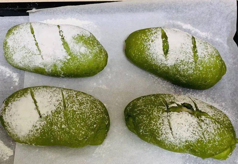 chef_barbie's tweet photo. Craving cozy exotic vibes Freshly baked Japanese matcha mochi with a warm red bean filling—soft, chewy, and utterly delicious! https://t.co/zbKTQ1iWOT