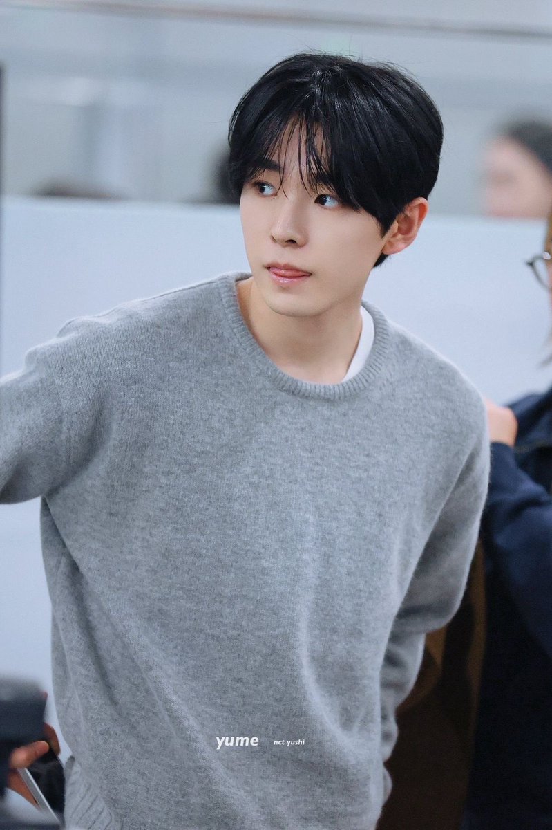 onmywishs's tweet photo. 어깨 넓은 남자 좋아해요. https://t.co/pbBk3VpWtx