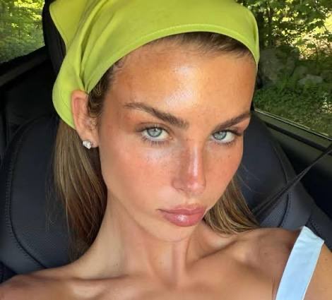 avakatespacc's tweet photo. After analyzing Paige Paul’s social media presence, it’s clear that authenticity and audience connection are a huge part of her influence. With strong engagement and content centered around fashion, beauty, and lifestyle, she shows how the right influencer can help brands connect with their target audience. https://t.co/4EZQcogBVF @ProfNichols #372WithU