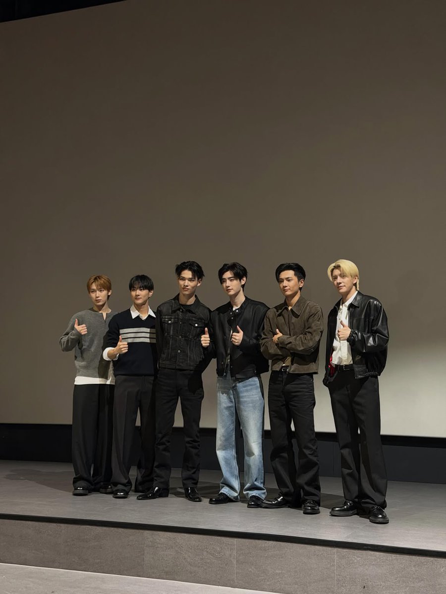 zzomaa_'s tweet photo. 260920 lottecinema.worldtower 인스타그램
#종성 #제이 #JAY https://t.co/Rgul5NWf20