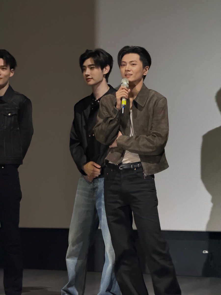 zzomaa_'s tweet photo. 260920 lottecinema.worldtower 인스타그램
#종성 #제이 #JAY https://t.co/Rgul5NWf20