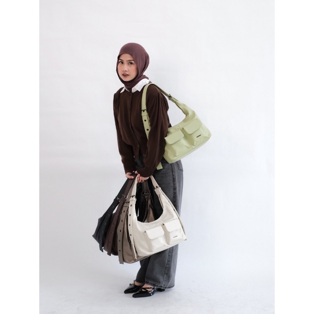 ubeIiy's tweet photo. @verixsh aku gaakan bosen merekomendasikan ini, aku punya 3 tas dari mereka dan itu awet bangeeet fyi juga dia local product dari sidoarjo! 🥹🤌🏻 modelnya jg timeless cocok buat segala outfit 🥹🥹🥹🥹

https://t.co/AVgs62e07I https://t.co/P9EomY3t2T