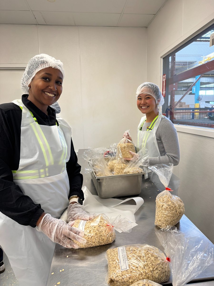 DailyBreadTO's tweet photo. Blakes has a remarkable history of supporting Daily Bread's mission. For 23 years, they've rallied together for a ​holiday challenge that last year raised an astounding $735,000 in support of the fight to end hunger. To date, the firm has given more than $5.9M to the cause. 🤯 https://t.co/4fOZBYDlx5