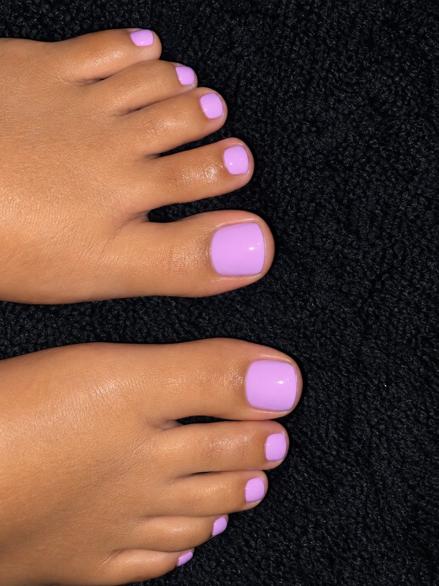 ThroughTheBlur's tweet photo. A little lavender never hurt 💜👣 https://t.co/O0GBkL7sTM