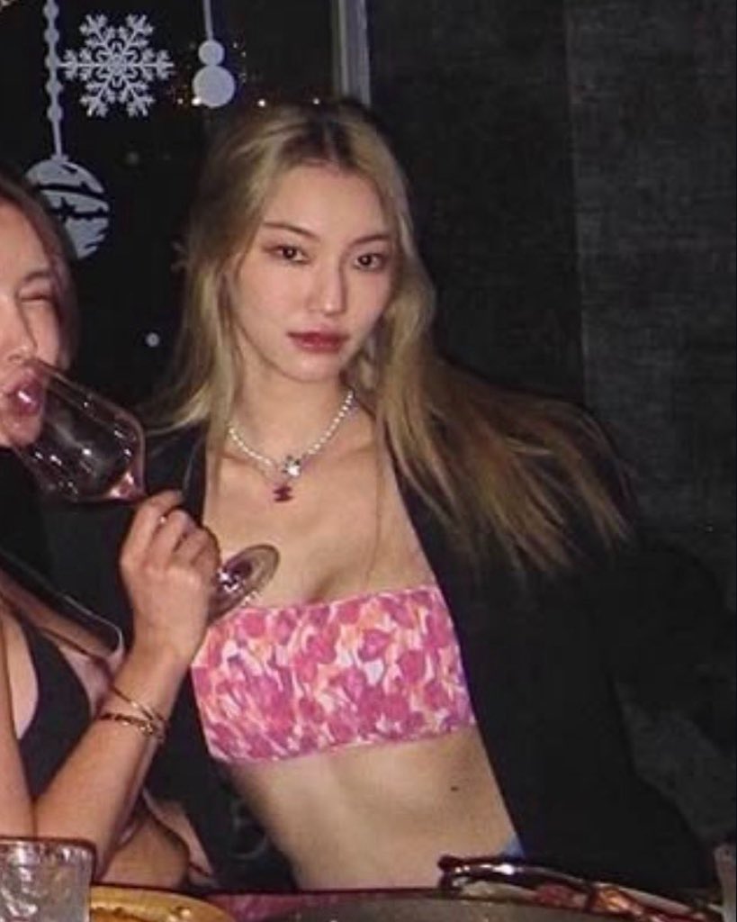 jinghuhh's tweet photo. BLONDE JINGJING JUST HAS A DIFFERENT KIND OF POWER 🫠 https://t.co/114aqBDP6z
