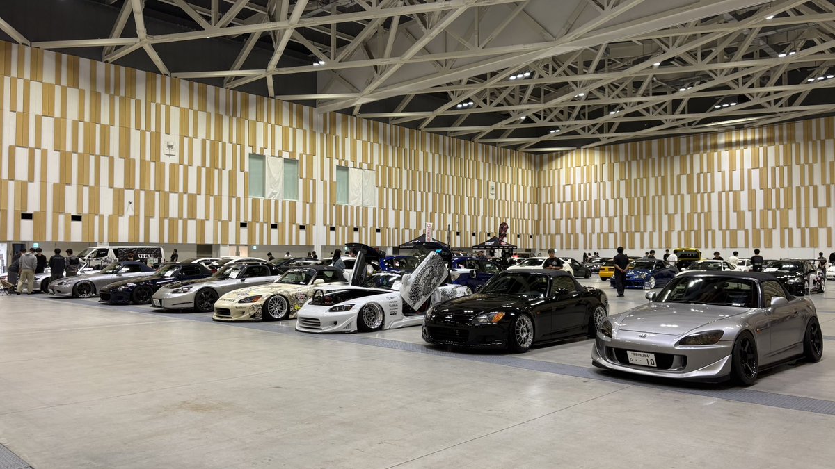 sat_nsx100's tweet photo. 本日は地元イベントホールで開催されているHHMミーティングというイベント見学に来ました
ホンダ車のみの展示で、個人的には平成初期の車が刺さりましたね
いや、EGいいですわー
そこしか目が行きませんでした笑 https://t.co/lPeDVPjHyN