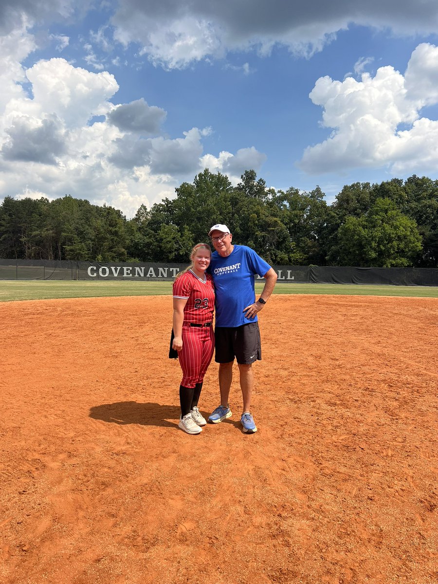 mattiebrown2028's tweet photo. I had such a great time at the @Covenant_SB camp yesterday! Thank you so much to all of the coaches and players who helped put it on!
@Bill_Higley @TNIllusions2829 @GreenHillHighSB @SwagginSanders @LineDsoftball @ExtraInningSB https://t.co/kCd2jfuC1Y
