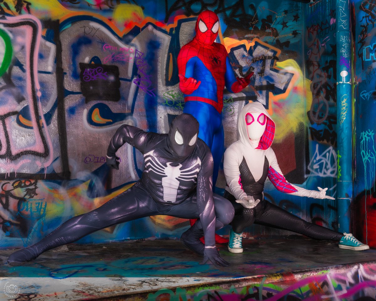 PistolRacer's tweet photo. Spidey crew shoot was fun, but its the one costume I've never felt comfortable in as there is no where to hide any flaws or fluctuations in body mass

Symbiote Spidey @darthshadious 
Ghost Spider kostumedkarina_ 
Spidey @immortalized_action (yours truly)
📸 happysnapperstuart https://t.co/tgwmwMTbU6