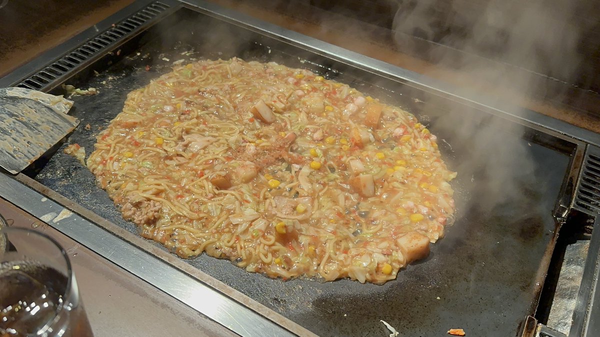 YuYu94751515's tweet photo. 地元のダチともんじゃ食ってきた https://t.co/G7oDsKNVz6