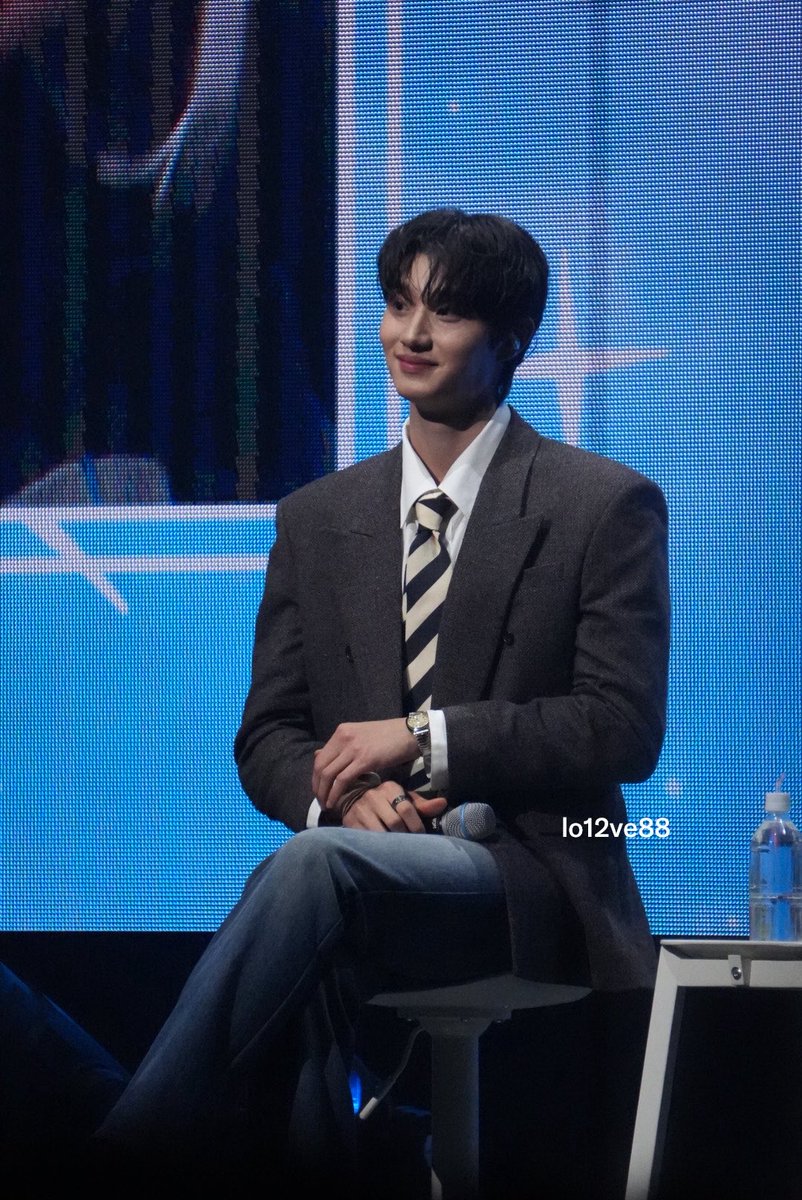 lo12ve88's tweet photo. 子犬すぎる🐶⭐︎

260920

"2026 KIM JAE WON WORLD TOUR FANMEETING< THE MOMENT WE MET-Episode 2:Propose in Japan > 

#김재원 #キムジェウォン 
#kimjaewon https://t.co/Av71vIZUiu