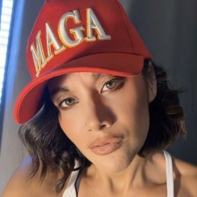 THEOGWHITEMAMBA's tweet photo. aespa’s karina has become quite popular with american far right conservatives after the racist converse ad https://t.co/Lgi1qufUfs
