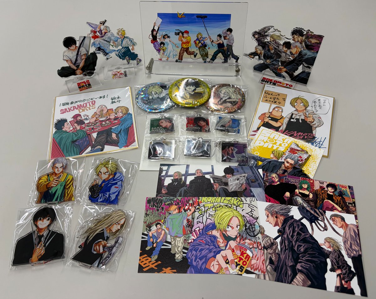 SAKAMOTO_STORE's tweet photo. 【発売中のWJ42・43合併号巻頭カラー記念】
#SAKAMOTODAYS 原作グッズが抽選で50名様に当たる！🎁

①本アカウント(@SAKAMOTO_STORE)をフォロー
②本投稿をリポスト で応募完了！
なにが当たるかはランダムです❗️

締切は【9/30(水)まで】
⬇️詳細と注意事項はツリーへ！⬇️ https://t.co/q0pZpCOm85