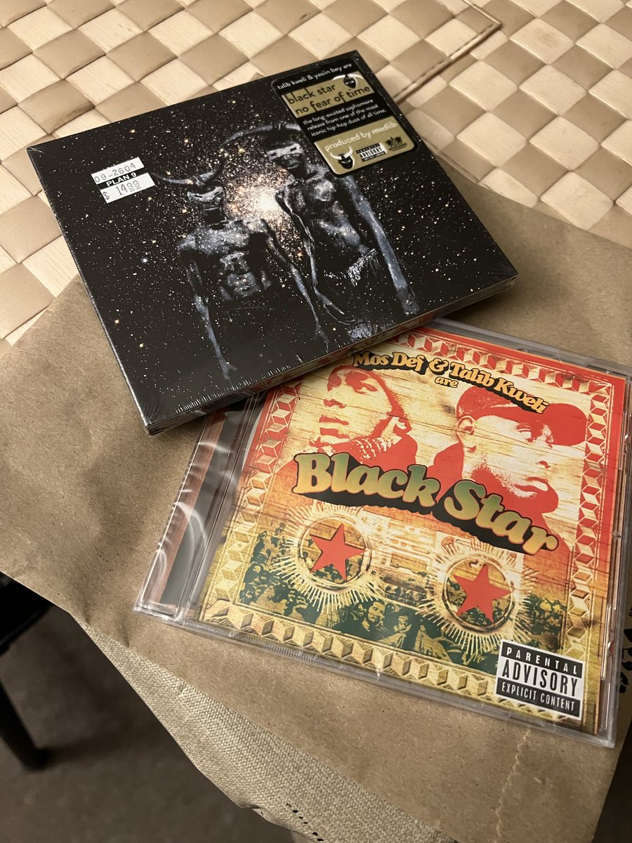 OfficialBryxx's tweet photo. @MosDefOfficial and @talibkweli2 has created some powerful music together, as the supergroup BLACK STAR!!! MAXIMUM RESPECT!!!
#YasiinBey
#TalibKweli
#BlackStar
#RealHipHop
#Salute https://t.co/iWMWMgwJQ0