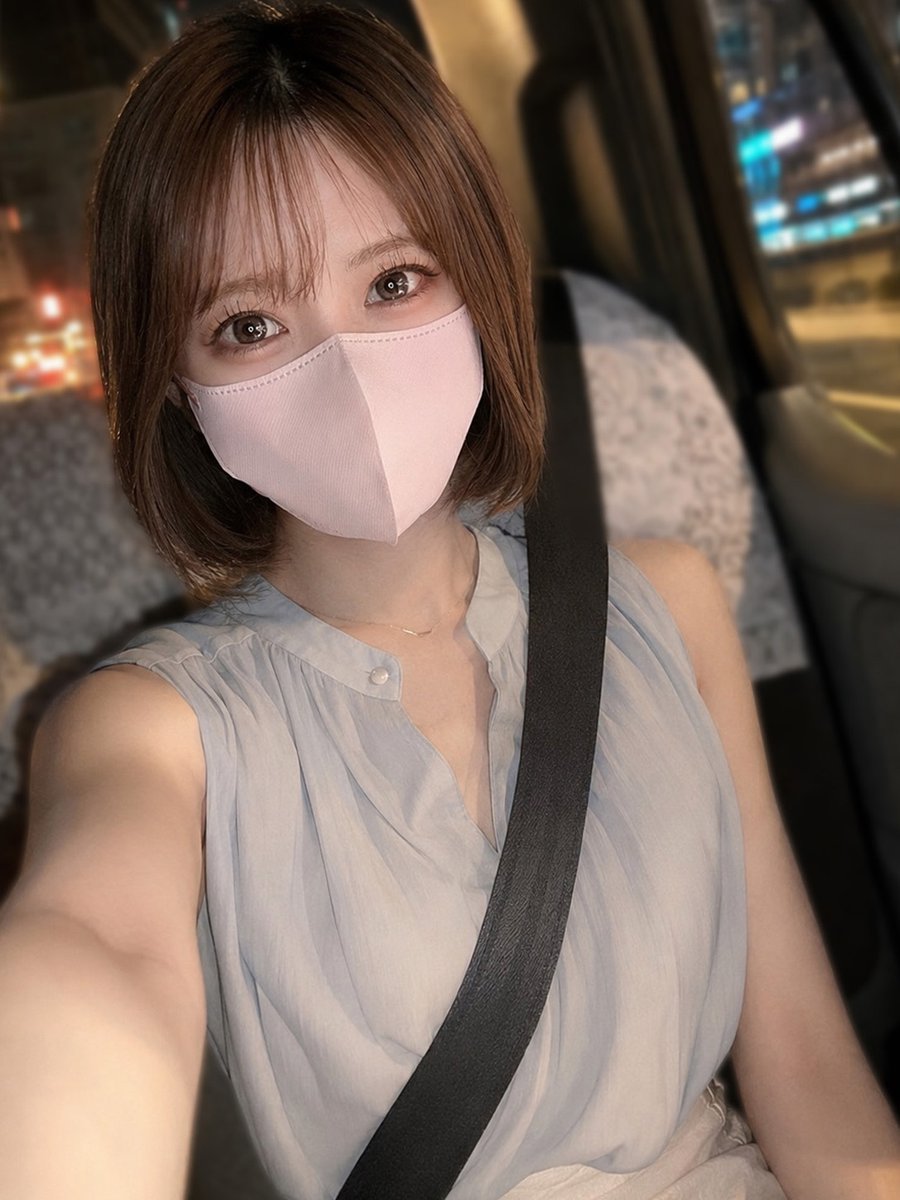 vijayna22710940's tweet photo. お休みってあっという間に終わっちゃうね🥺
わたしだけ・・！？ https://t.co/VUPM3ZdO48