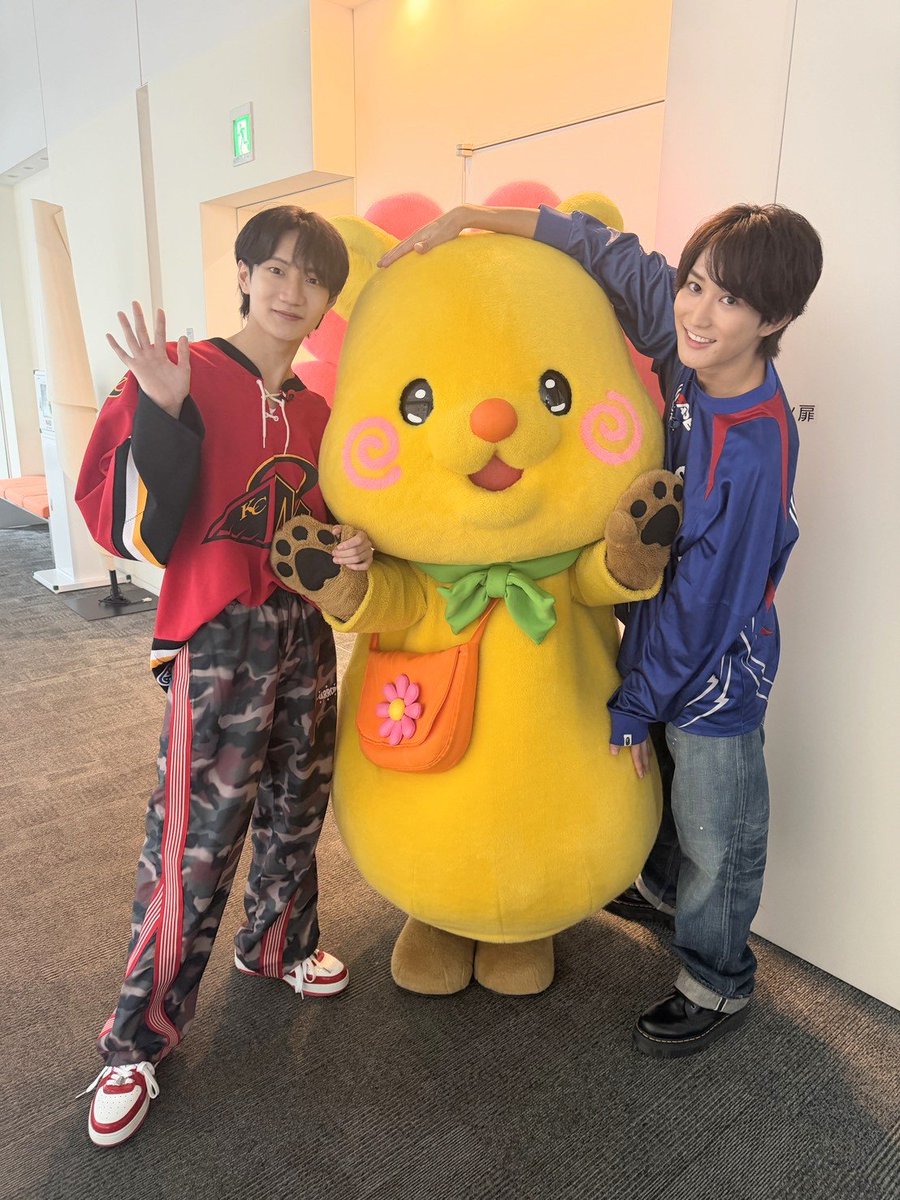 hirunandes_4ntv's tweet photo. 今日のゲストは #鈴木杏 #橋本涼💙 #川﨑星輝🩵 #BandZAI ナンデス✨

今日は #髙地優吾💛＆#柳沢慎吾 が湯河原を知り尽くす女将さんに聞いたメディア初出し女将３ツ星グルメ🎶

さらに小島親子が豪華客船・飛鳥Ⅲで北海道に上陸💕

皆みてね🌼🤗

#ヒルナンデス
#鈴木杏
#僕らの時代じゃない
#BandZAI https://t.co/iHFqkVDaVW