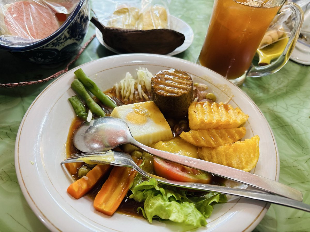 fran_aji's tweet photo. solo ga punya laut tapi punya selat https://t.co/MMjqH1lcQr