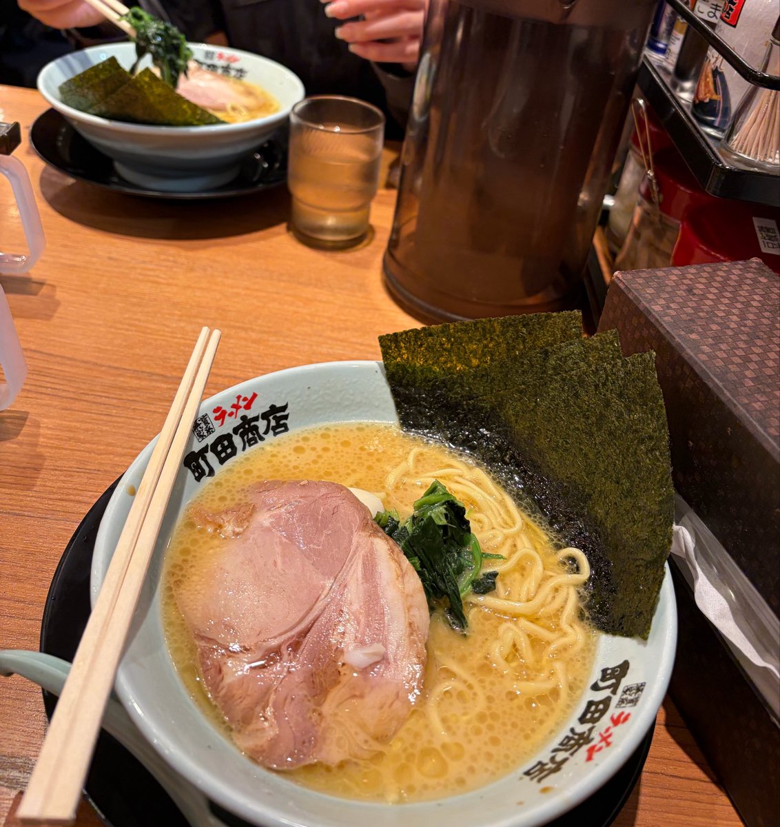 _kenkoudai1's tweet photo. 展示を見たあとトキョエキで飲んで、結局5軒くらいはしごして最後はらみょん食べた…🎶怖い 自分の胃袋が 敗北を知りたい https://t.co/tLG2F6jaQ9