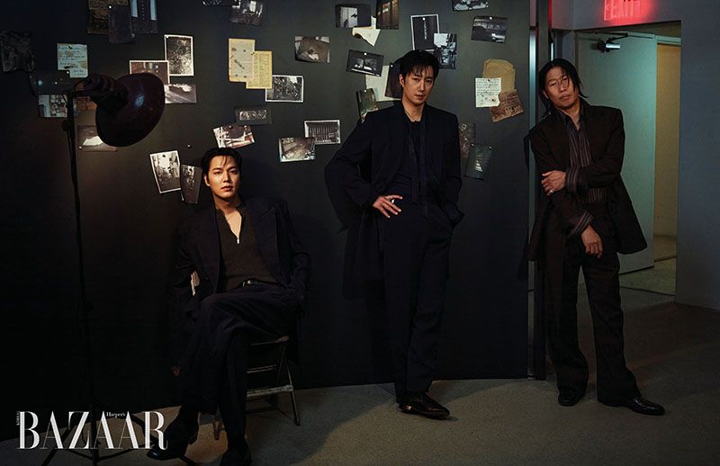 akichoiyoung's tweet photo. 【Harper's BAZAAR】
"#TheAssassins": #YooHaejin, #ParkHaeil, and #LeeMinho—Three Faces Revealed in Photos and Interviews.
Three figures pursuing the truth, and stories from both on and off screen shared by Yoo Hae-jin, Park Hae-il, and Lee Min-ho.
➡https://t.co/j9yoAMZTOn https://t.co/138ghEPItw