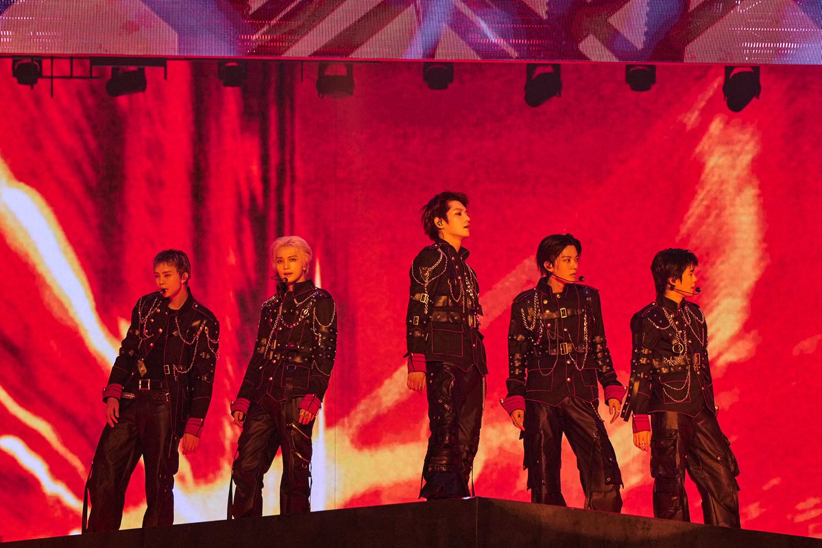 SMTOWNGLOBAL's tweet photo. #NCT127 #THE_REDLINE 
#NCT127_5TH_NEOCITY_THE_REDLINE
#NCT_10TH_ANNIVERSARY https://t.co/nCRqSHkdID