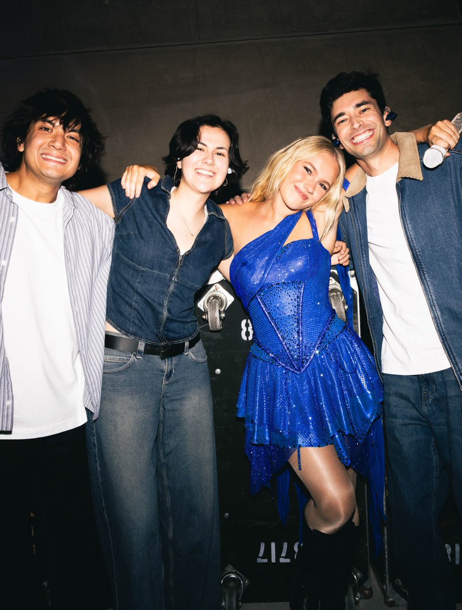 FreyyySkye's tweet photo. feels so good to be back

Santa Barbara, you were the perfect way to begin leg 3 of the stars align tour…….. I love you all so so much……. until next time😉⭐️ https://t.co/9SmZJnfBRo