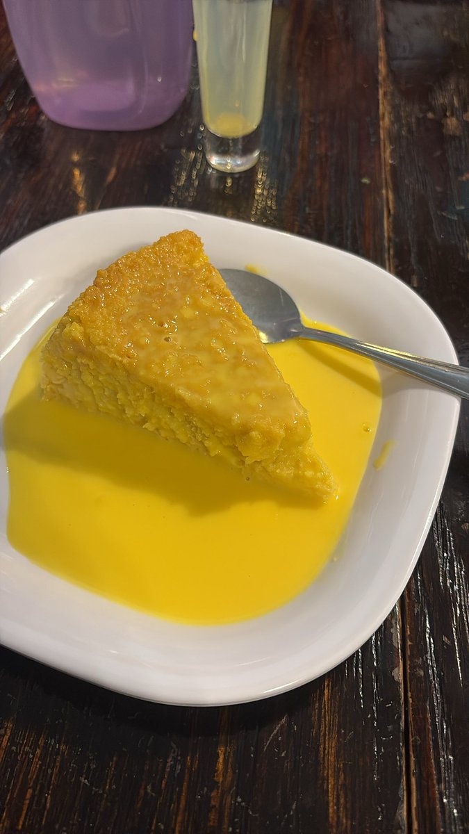 cynsal03's tweet photo. El Pan de elote con rompope debería ser eterno https://t.co/v1o0KiyqsQ