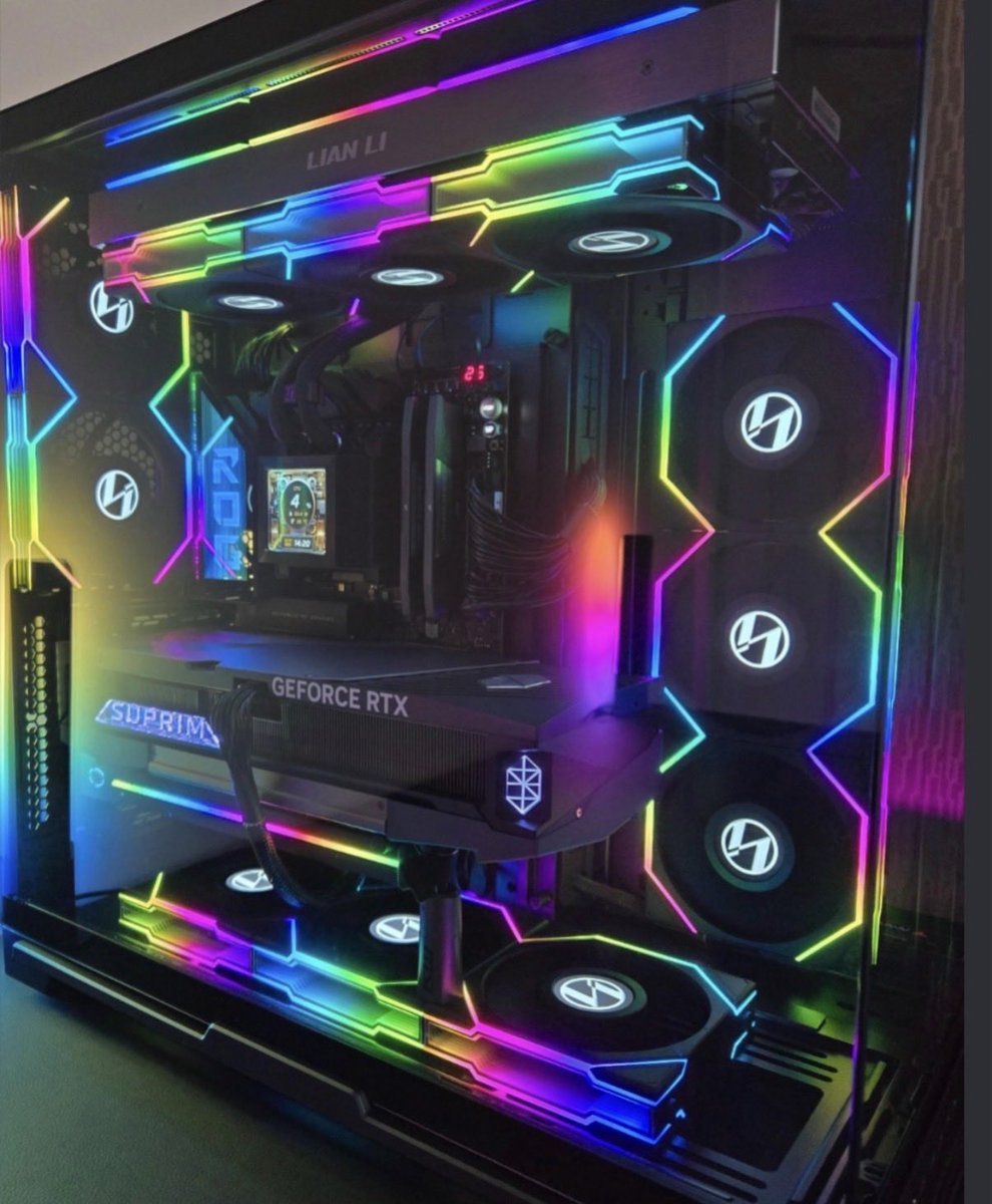 PrysmStreaming's tweet photo. Nitro Camden’s caught up in drama for selling a gifted PC he said was stolen, without filing a police report 👀 https://t.co/58FVGKsAtA
