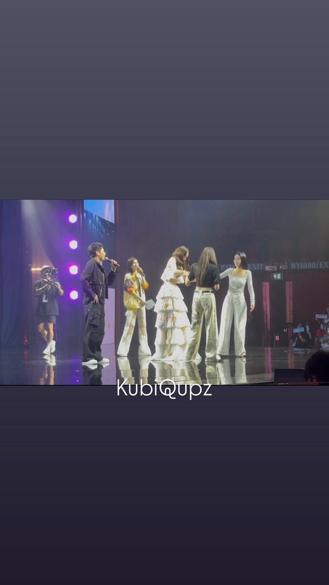 KubiQupz's tweet photo. 🤍 a view with loads of Tender, Loving, Care and talents in all of them .
HERE WITH YOU CL
#Charlotte1stFanMeetInBKK #CharlotteAustin #KHAOPOAD #Champmie #MeenBabe https://t.co/ayWE1EEeD8
