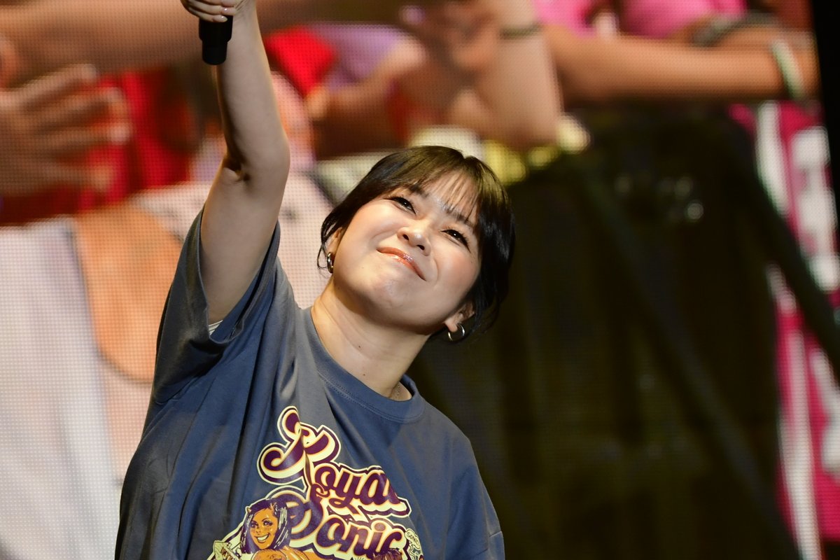 koyabusonicfest's tweet photo. Day1のオープニングアクトを務めたのはくまま🐻
前説は紅しょうが・稲田美紀でした！

#コヤソニ2026 #小籔千豊 https://t.co/36HJS4xKVK