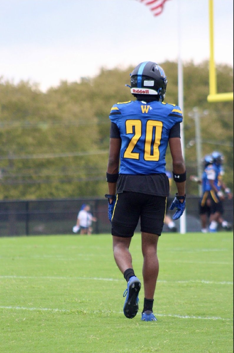 ElijahCarr80123's tweet photo. Week 1-3 Tape‼️
Only 2 receptions Allowed🔒
@ESProspects @WiHiFB 
https://t.co/sflvjeGMBn https://t.co/0pbsLr5kEQ
