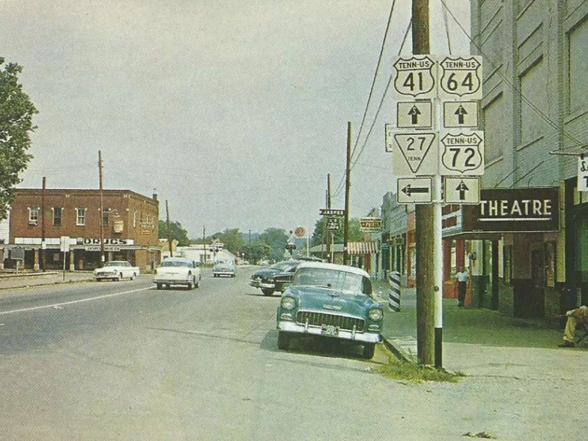 bobbykguyear's tweet photo. Jasper, Tennessee (1950s). #jasper #tennessee #marioncounty https://t.co/Csih4kmoCg