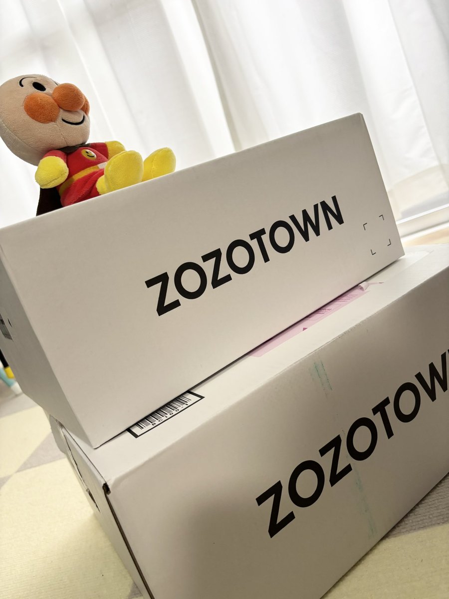 arisa03290's tweet photo. #ZOZOWEEK箱CP 白い箱来たーぁぁ‼️元気100倍‼️ https://t.co/KD564TkV3p