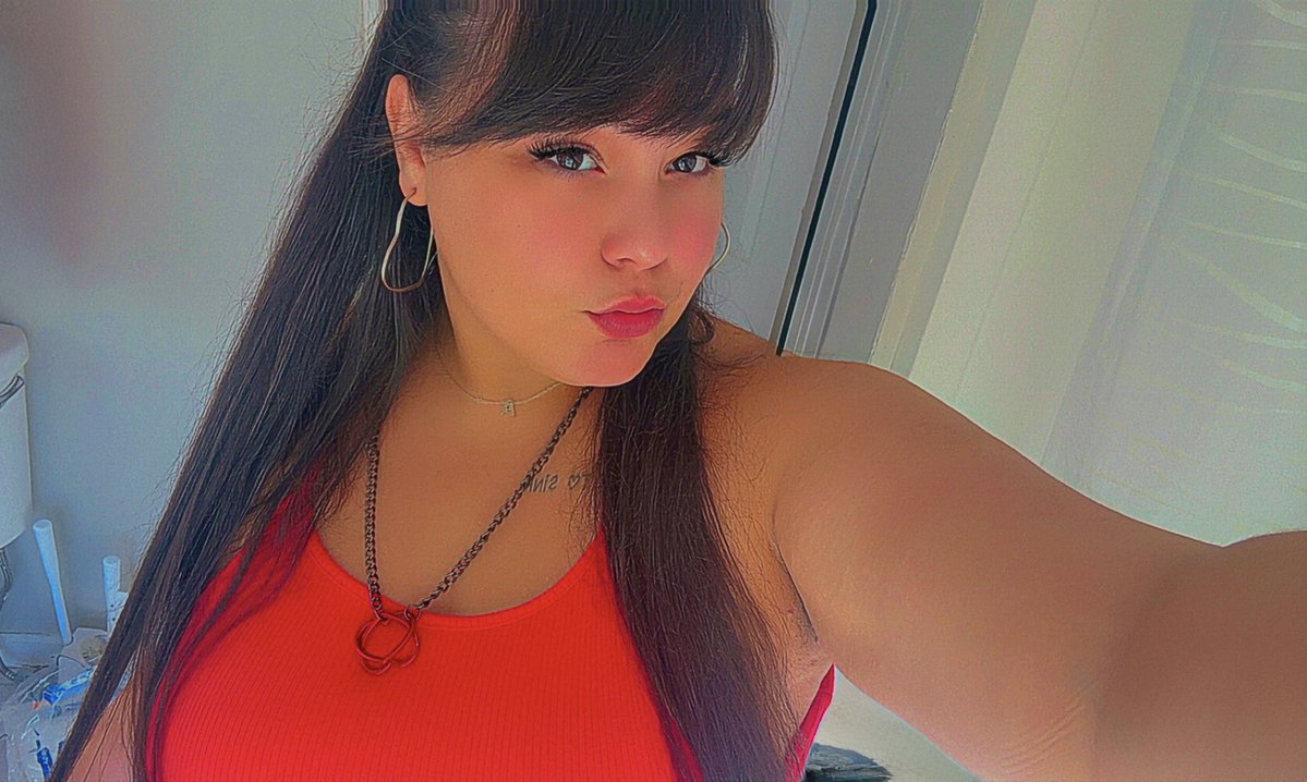 SinSationalX0's tweet photo. Me? A brat? Yeah why ๐
#TwitterGirls #Exclusivecontent #Onlyfans #Linkinbio #Goddess https://t.co/eOdutALyNF