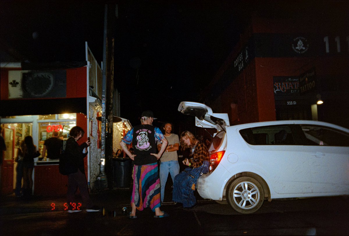 sunlusttt's tweet photo. olympus stylus | kodak gold 200 https://t.co/K73GQZbRGJ