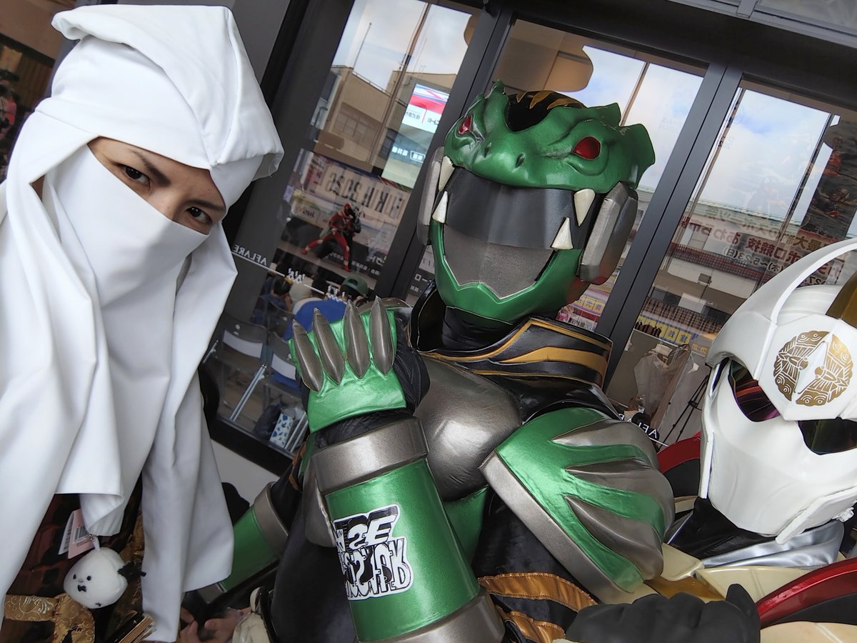 Otanigyoubu1600's tweet photo. 本日は福井県あわら市にて
HEROES REIGNITE FUKUI 2026 に出陣。

日ノ本各地に武将が居るように
ヒーローも各地に居る。

武将も、400年前のヒーローと言えばそうかもしれぬな。

この後は13時より理科教師サイエンス殿のステージに登場である。

↓は同じく福井のフクイザー殿と共に。
#HRFUKUI2026 https://t.co/8PoCTB5aQg