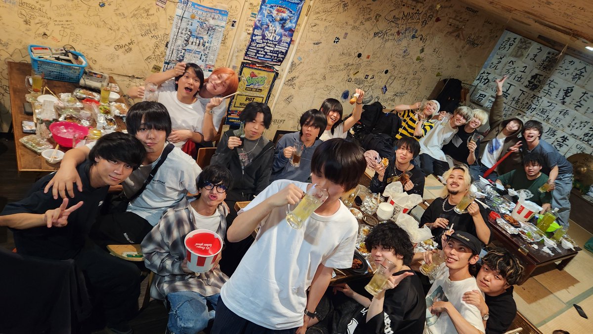 bye_ki's tweet photo. 今日もアメ村は元気ですっ(￣^￣)ゞでした！！ https://t.co/4xJEvCl5By