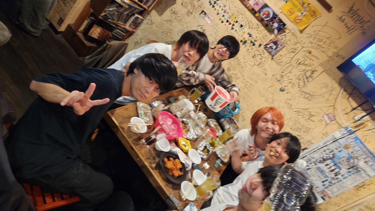 bye_ki's tweet photo. 今日もアメ村は元気ですっ(￣^￣)ゞでした！！ https://t.co/4xJEvCl5By