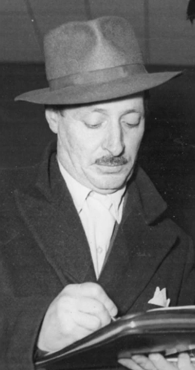 BsAs_recuerdo's tweet photo. Amleto Enrico Vergiati (1910-74) en su rol de periodista a mediados del siglo XX del diario "El laborista".  Utilizaba los seudónimos "Enrique Alvarado" y "Julián Centeya". Sugerimos la biografía: “Dueño del mundo que da a la esquina", del historiador y ensayista Lautaro Kaller. https://t.co/xRf4inKLxY