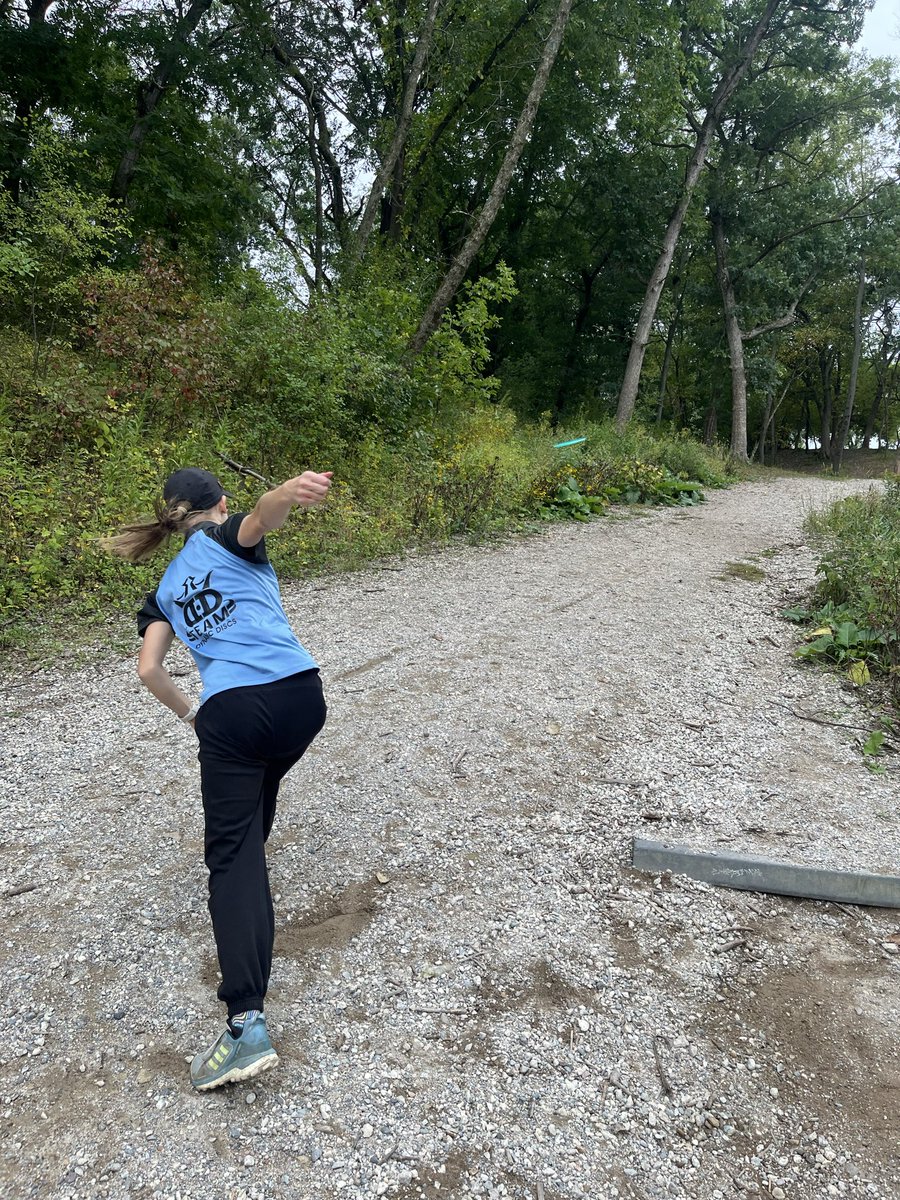 HaydenWiebusch's tweet photo. Alimagnet Flex XIX
Sunday flex at my local course, the weather held up pretty well being cool but dry. The round went pretty well and I finished +2 after two laps of the layout!
#bedynamic
#discgolf
#growthesport
#kidsdiscgolf
#respecthergame
#throwpink https://t.co/zb0isrS44z