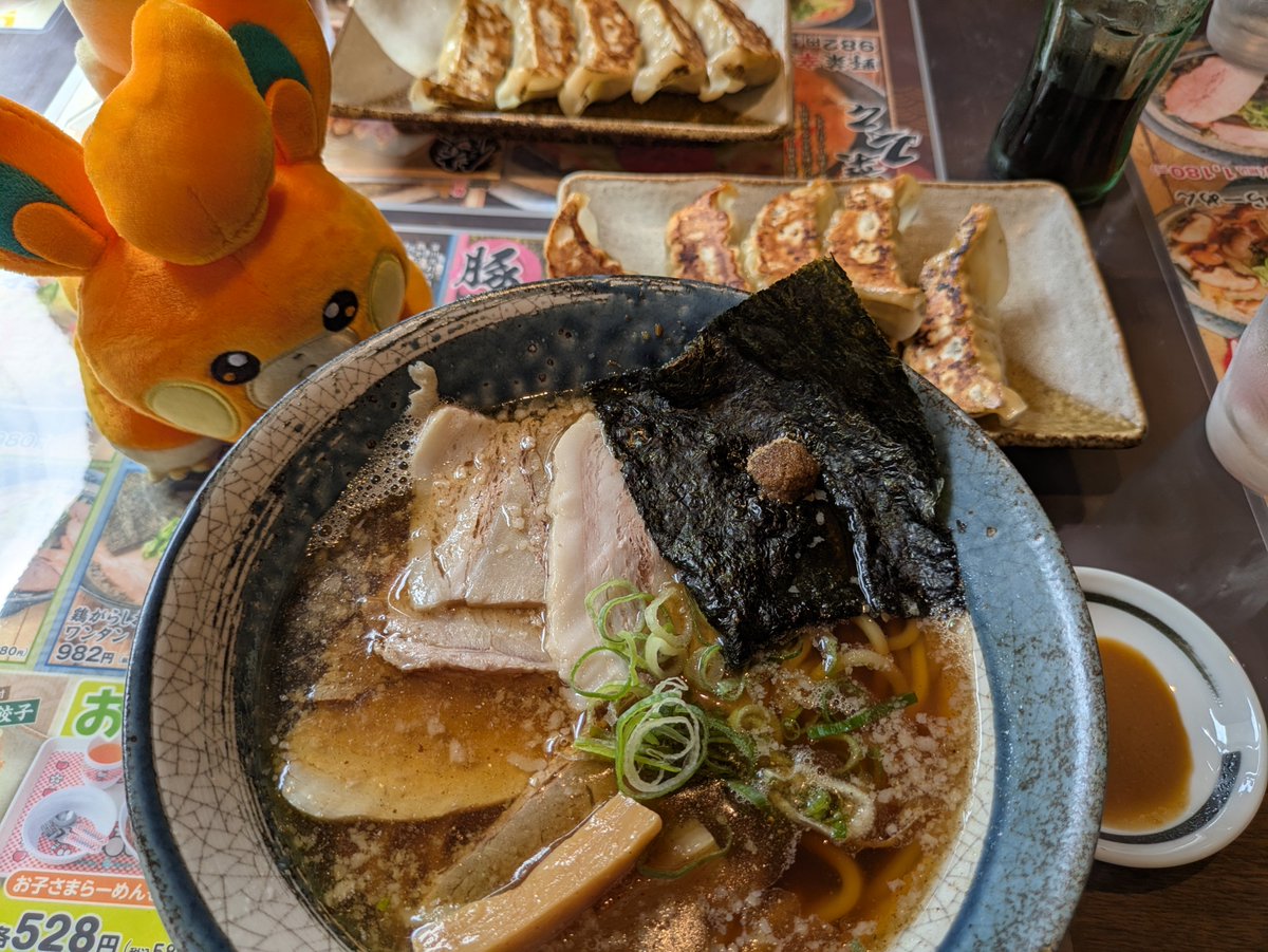 ten10_io's tweet photo. パモの日らしいのでうちのパモさん載せちゃお🧡来たばかりで全然写真ないからたくさん思い出作りたいな💭 https://t.co/DVdDeYgpgk