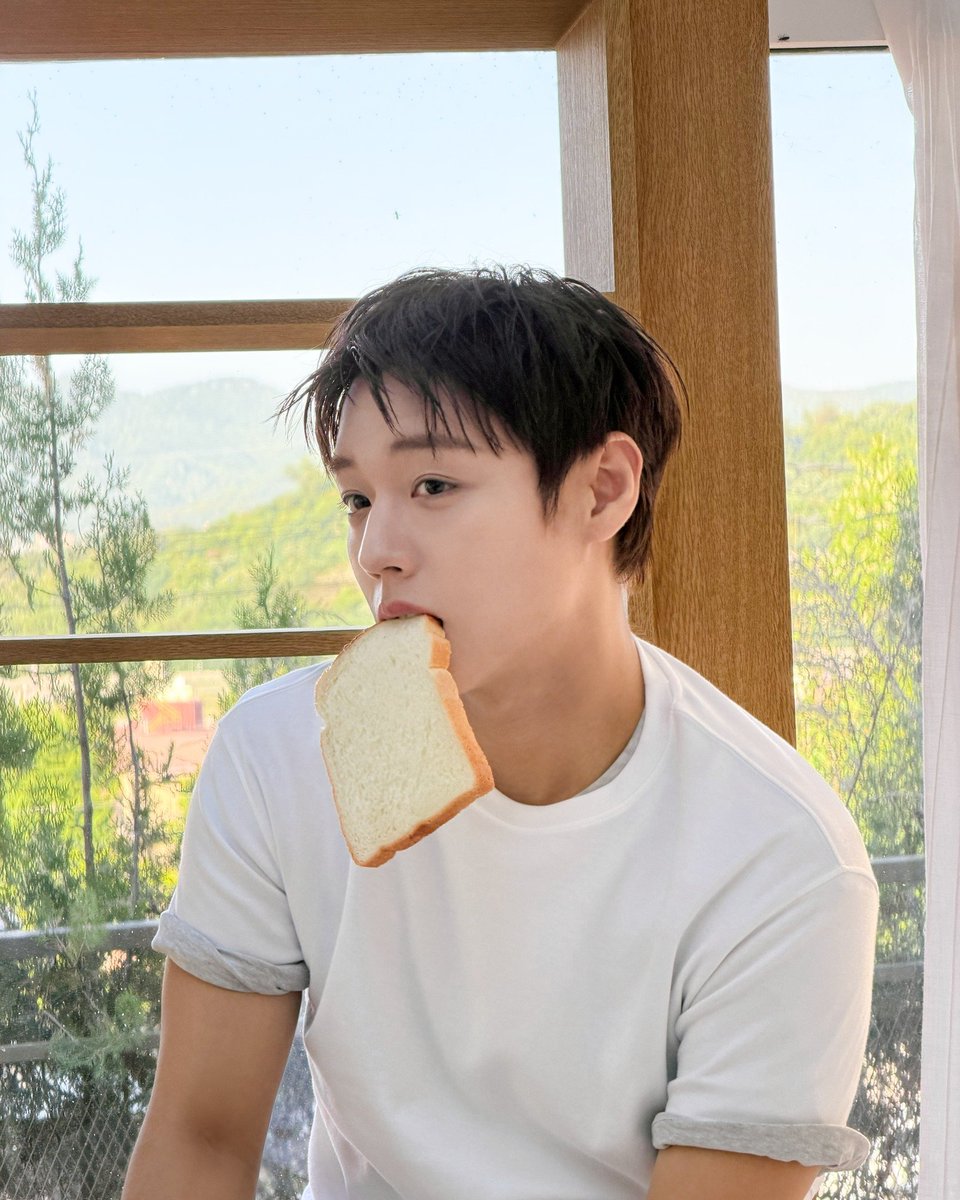 PARKJIHOON__TH's tweet photo. [PIC] 260921 เบื้องหลังการถ่ายโฆษณา #พัคจีฮุน จากแบรนด์ FORMENT ค่ะ (1)

#PARKJIHOON #박지훈 https://t.co/w5XDLihibg