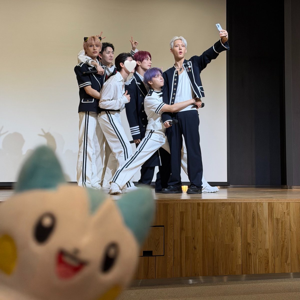 onlyi2o8's tweet photo. 댕댕活動お疲れ様ー🫳🏻🫳🏻 https://t.co/Xho0euLDOO