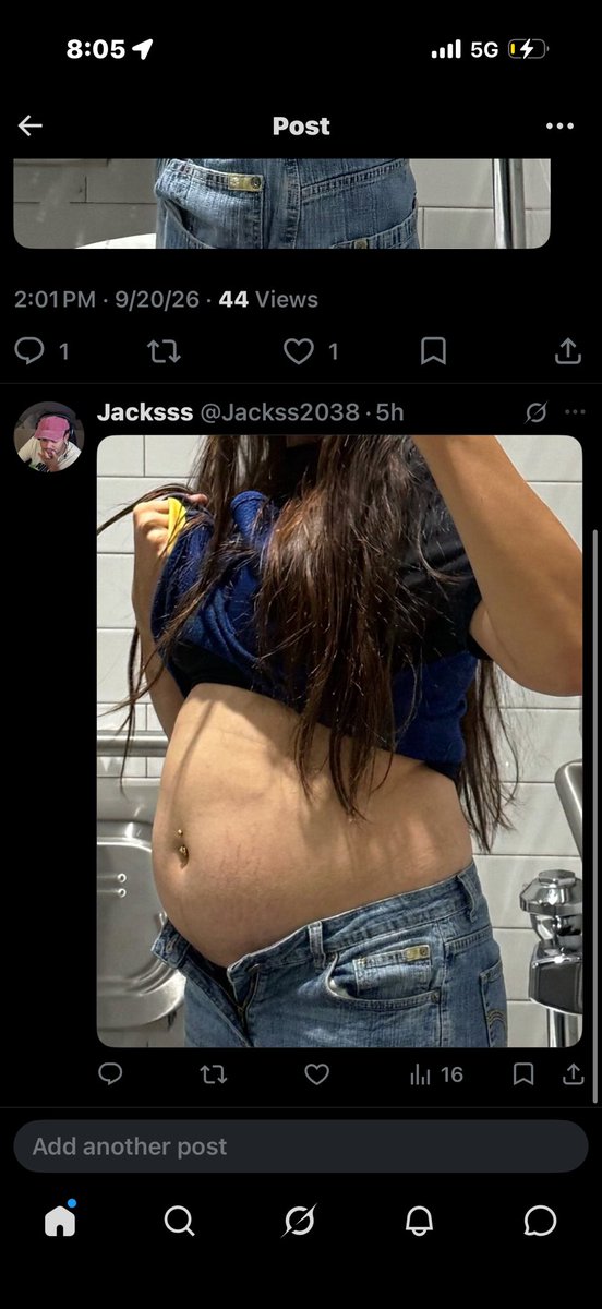 _meloncholia's tweet photo. ???? bro 😭😭😭 for why https://t.co/5TuEf220Fb